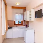 Ξενοδοχείο με διαμερίσματα Uestuen