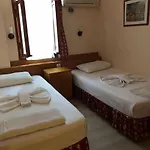 Uestuen Aparthotel