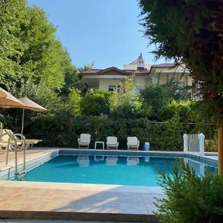 Uestuen Lägenhetshotell Marmaris