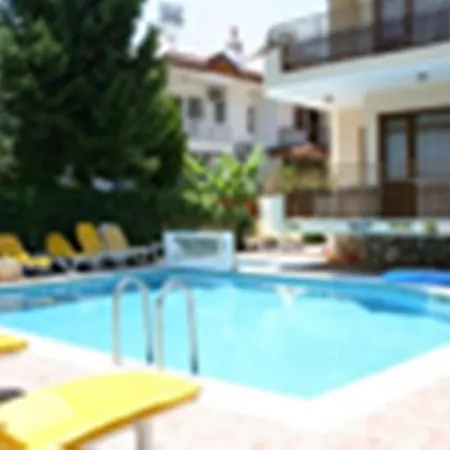 Uestuen アパートホテル