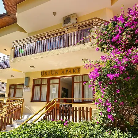 アパートホテル Uestuen