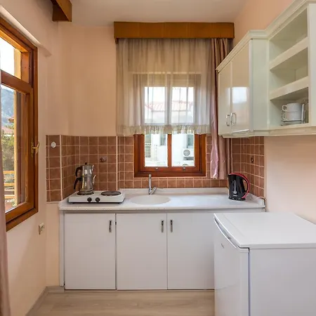 Uestuen マルマリス