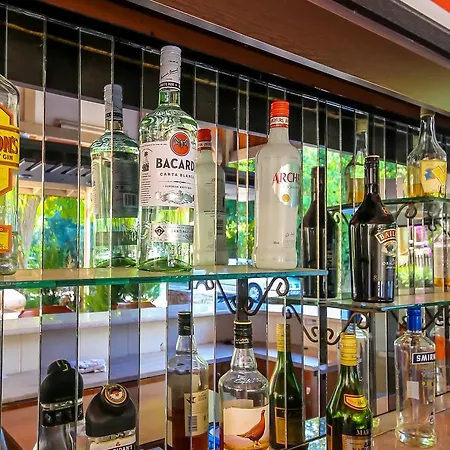 Uestuen 3* マルマリス