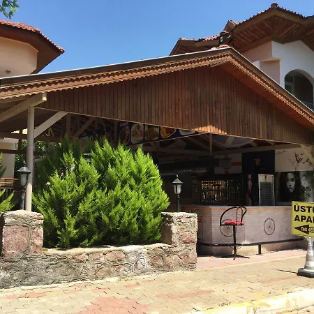 Uestuen アパートホテル 3*