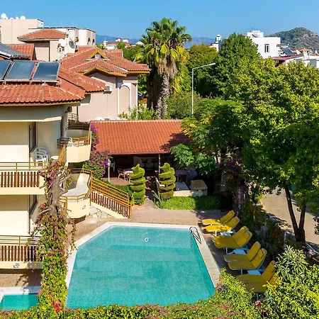 Uestuen Aparthotel 3*