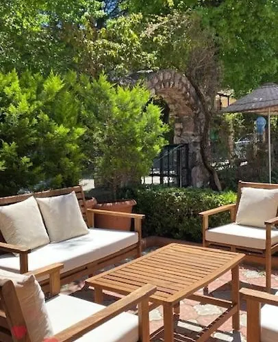 üstün Apartahotel 2*