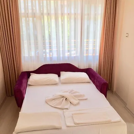 Uestuen Marmaris