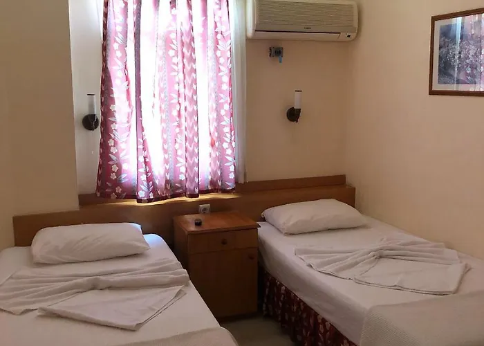 Aparthotel Uestuen 2*