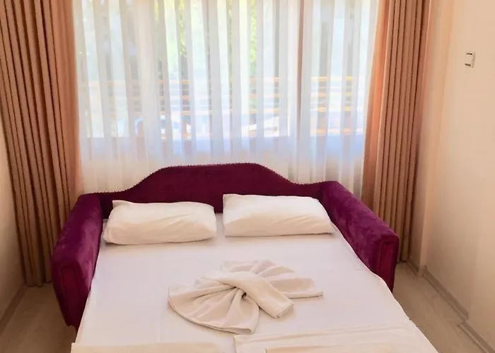 Uestuen Marmaris